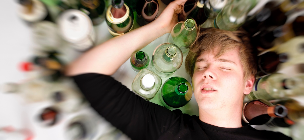 Le binge-drinking se traduit en français par beuverie express (c)AdobeStock<br />
